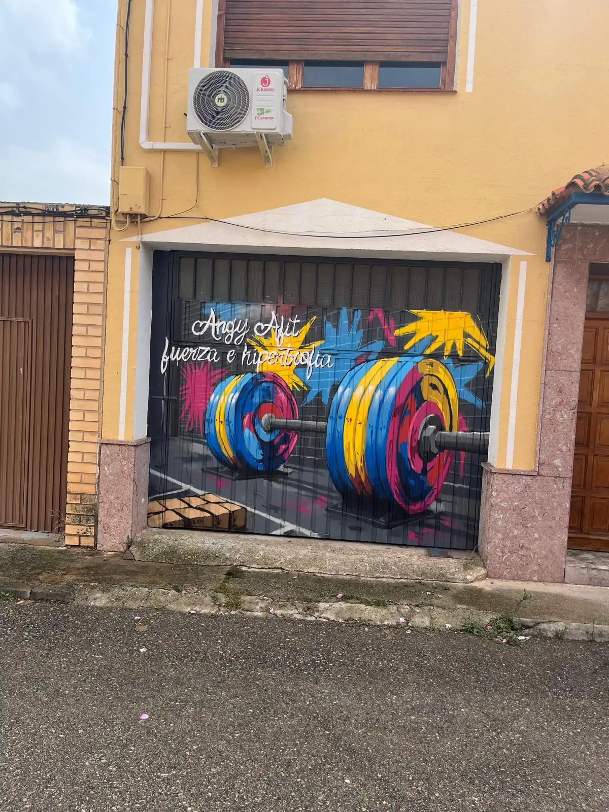 Mural pared adolescentes